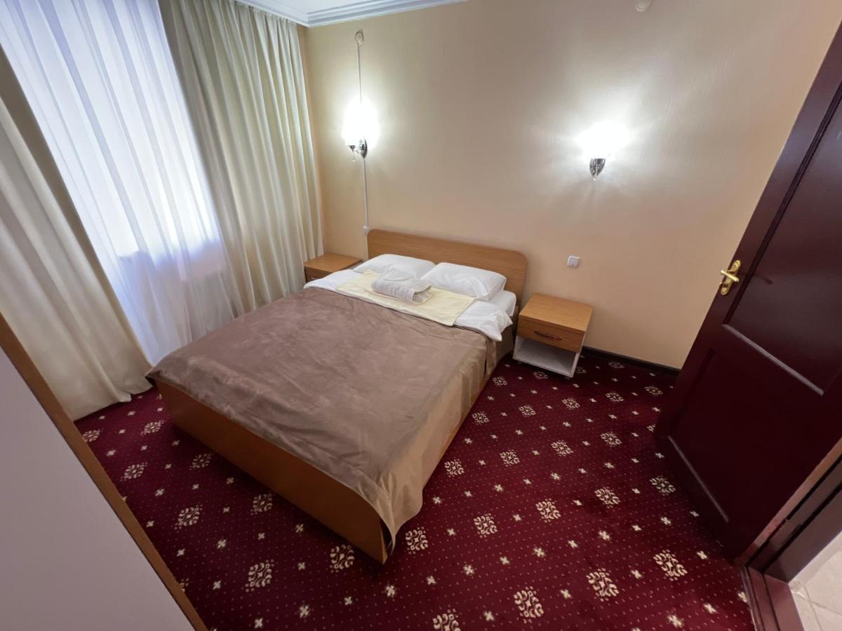 Yassy Hotel, Turkistan Kültér fotó