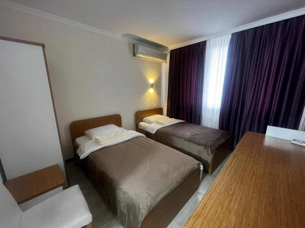 Yassy Hotel, Turkistan Kültér fotó