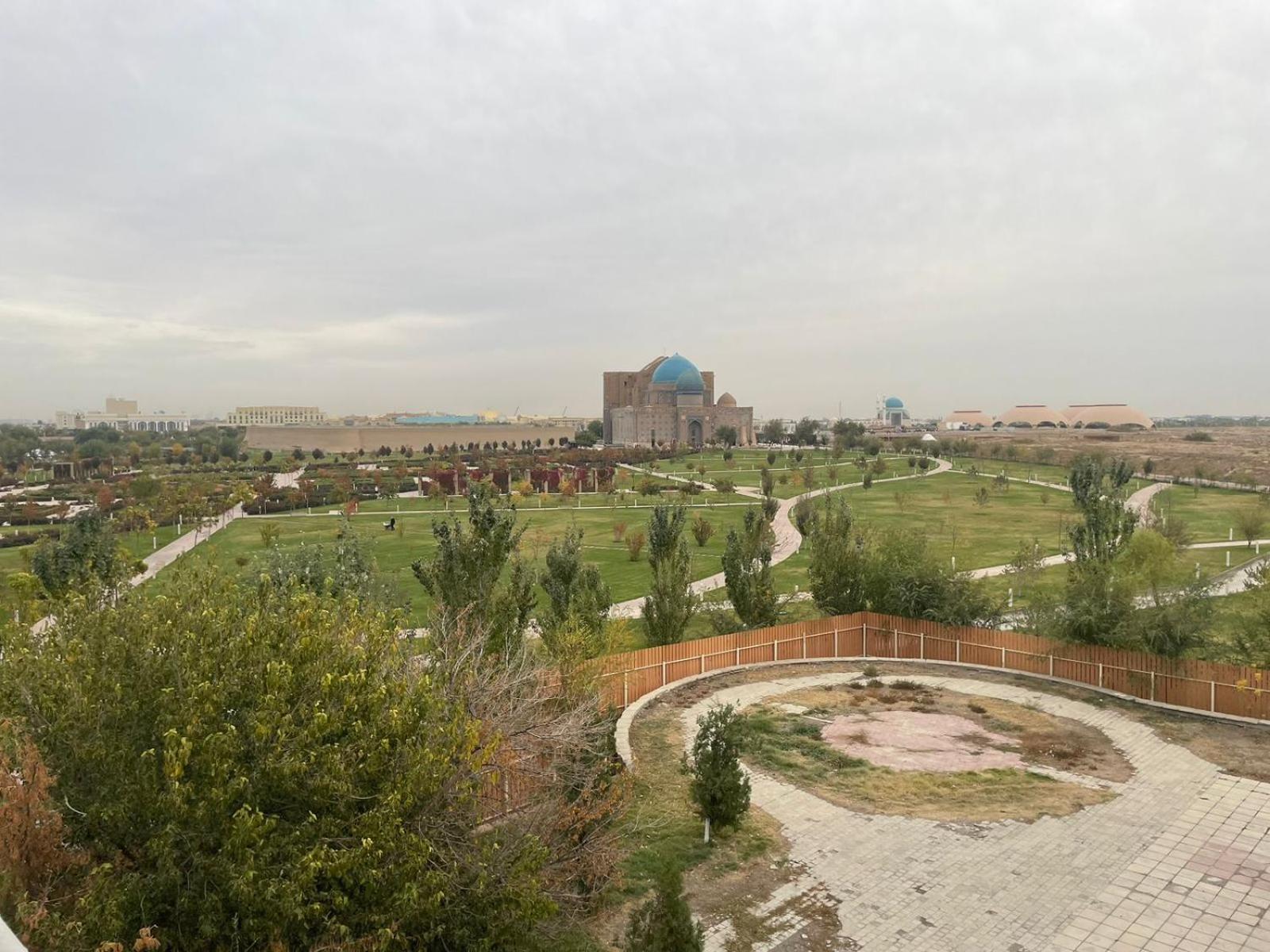 Yassy Hotel, Turkistan Kültér fotó